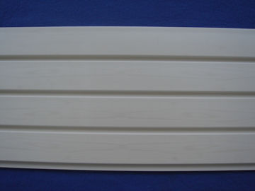 Panneaux à lamelles de panneau de PVC Slatwall de plastique/blancs de mur pour le stockage de sous-sol
